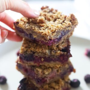 berry crumb bars