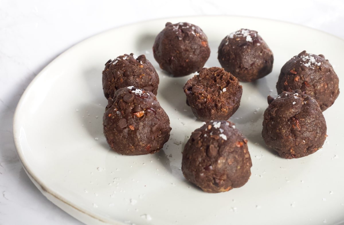 Grain-Free Chocolate Peanut Butter Energy Balls (Using Almond Pulp!)