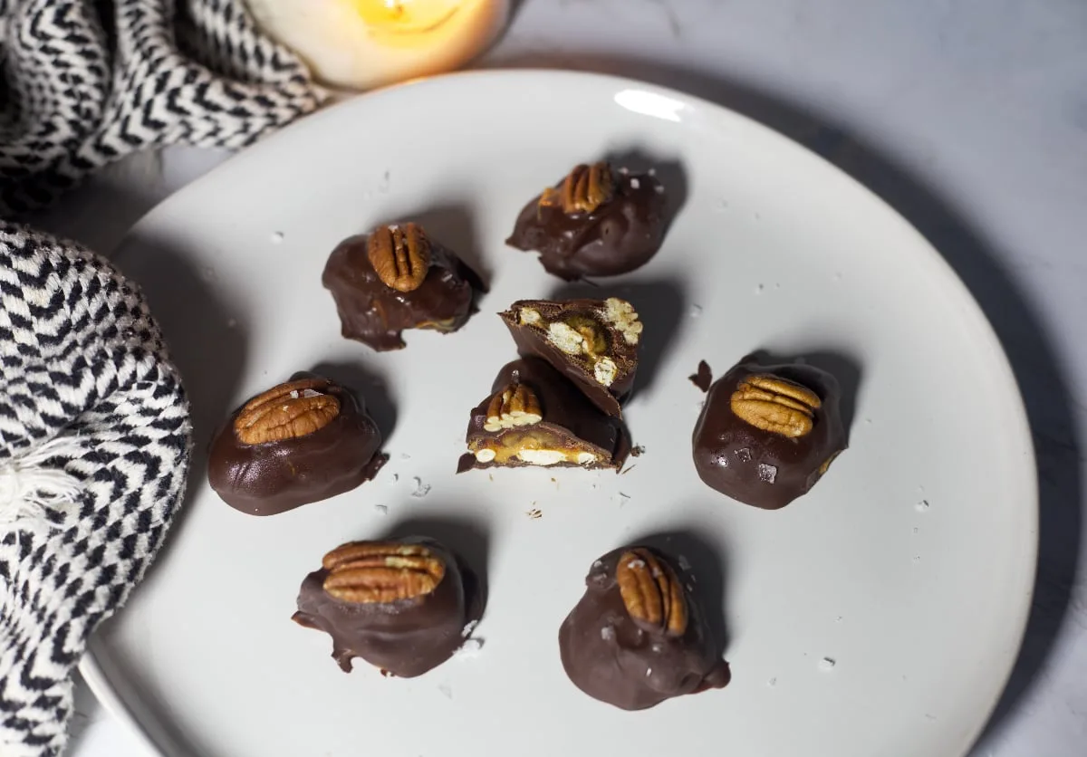 5 Ingredient Chocolate Turtles Recipe